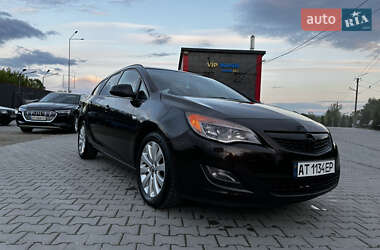 Универсал Opel Astra 2011 в 
