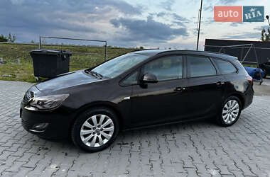 Универсал Opel Astra 2011 в 