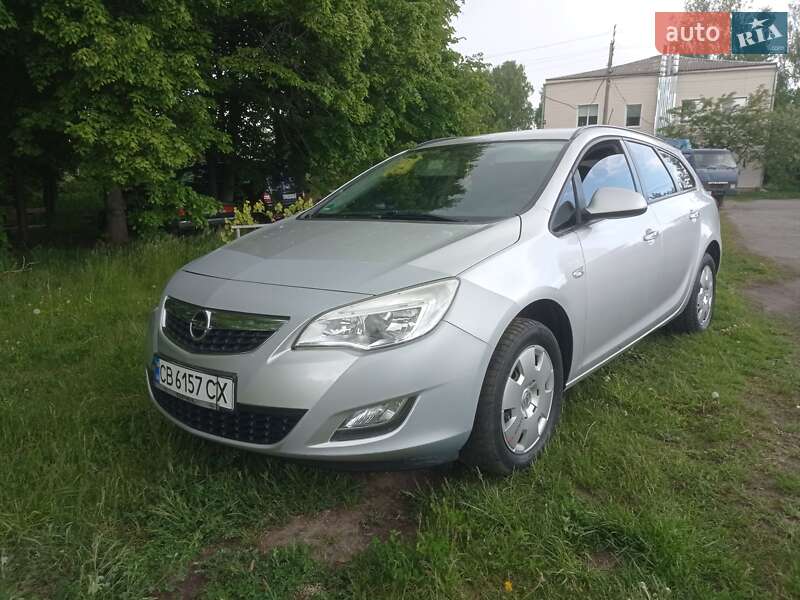 Универсал Opel Astra 2011 в Мене