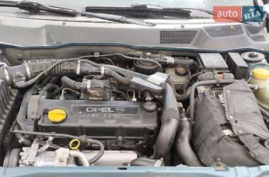 Хетчбек Opel Astra 2001 в 