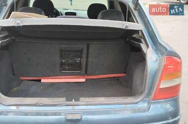 Хетчбек Opel Astra 2001 в 