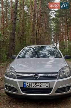 Универсал Opel Astra 2005 в Звягеле
