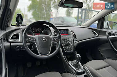 Универсал Opel Astra 2014 в 