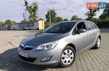 Універсал Opel Astra 2011 в Чернівцях
