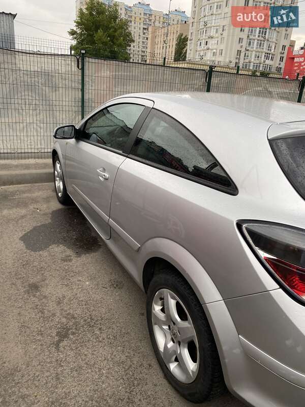 Хэтчбек Opel Astra 2006 в Киеве