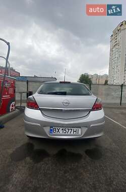 Хэтчбек Opel Astra 2006 в 