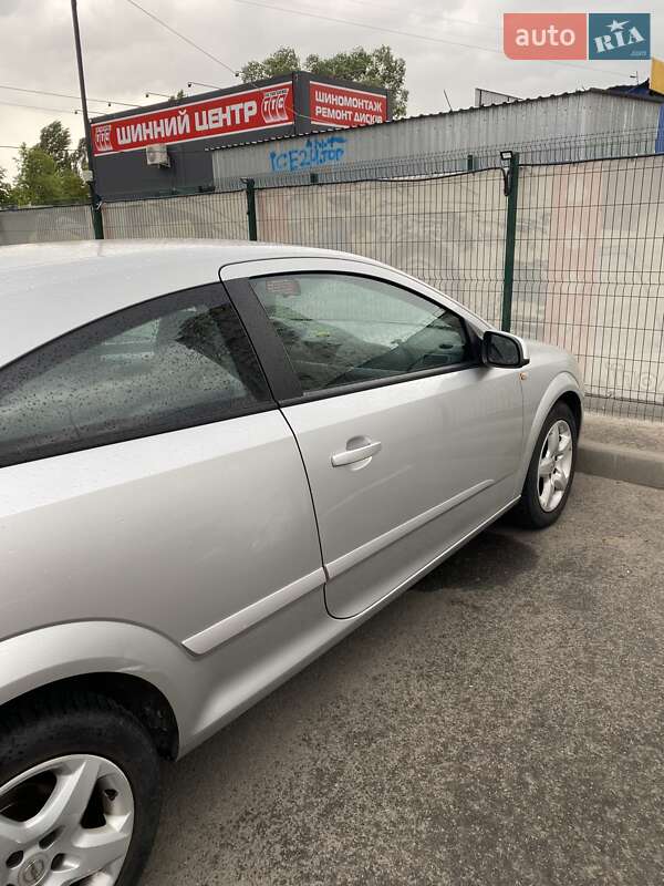 Хэтчбек Opel Astra 2006 в Киеве