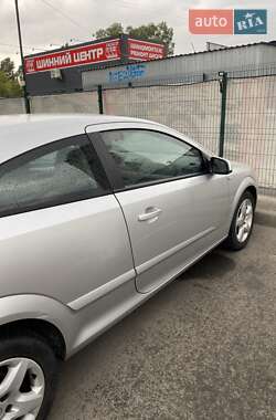 Хэтчбек Opel Astra 2006 в 
