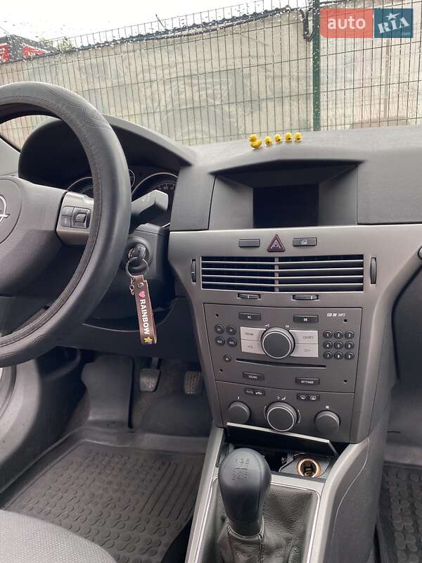 Хэтчбек Opel Astra 2006 в Киеве