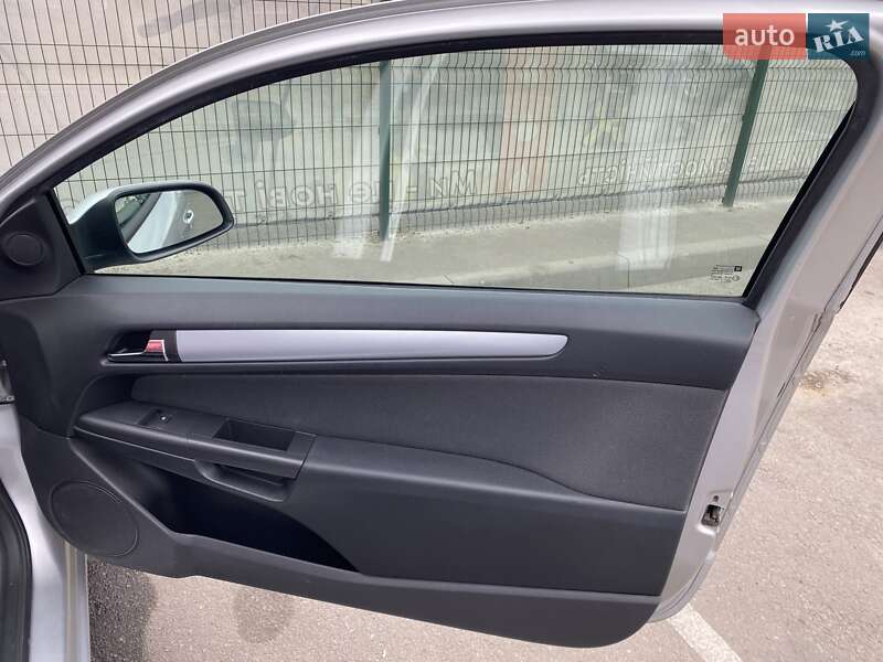 Хэтчбек Opel Astra 2006 в Киеве