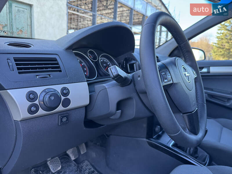 Універсал Opel Astra 2008 в Дрогобичі