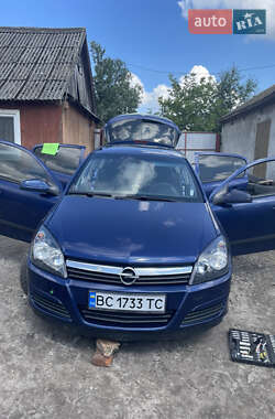 Хетчбек Opel Astra 2004 в 