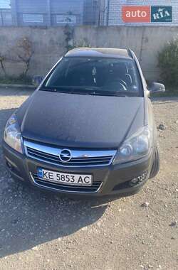 Універсал Opel Astra 2009 в Дніпрі