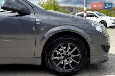Универсал Opel Astra 2010 в 