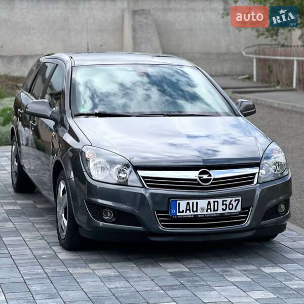 Універсал Opel Astra 2010 в Хмельницькому