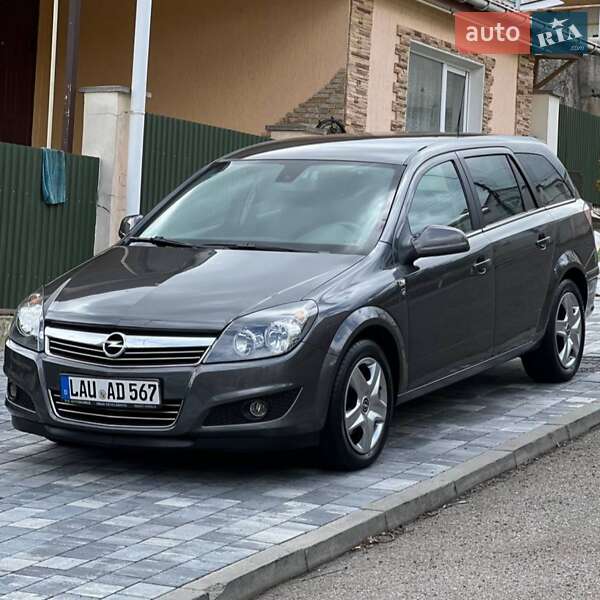 Універсал Opel Astra 2010 в Хмельницькому