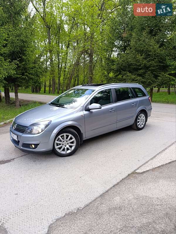 Універсал Opel Astra 2004 в 