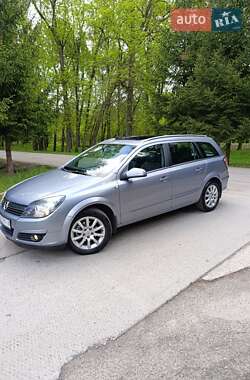 Універсал Opel Astra 2004 в 