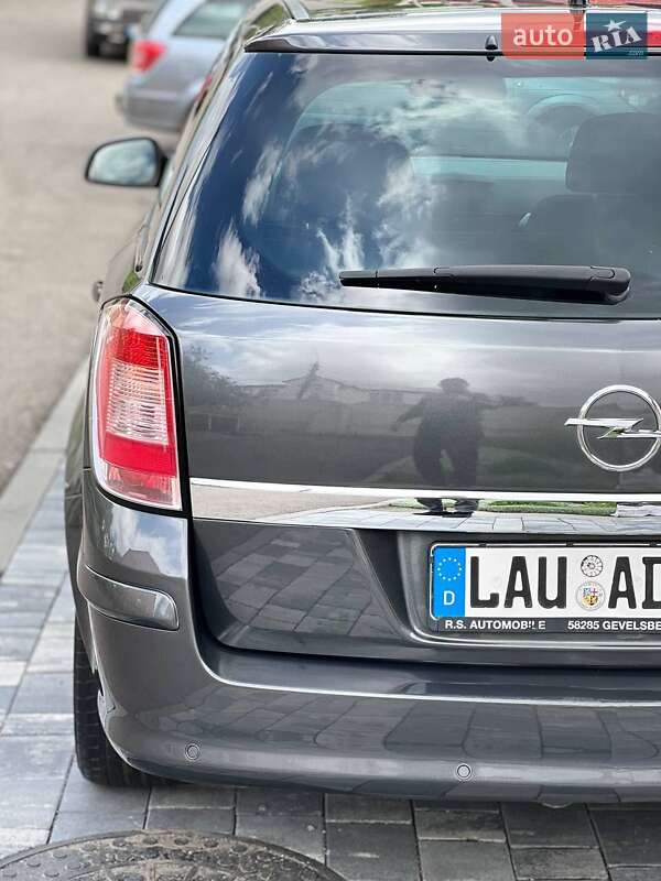Універсал Opel Astra 2010 в Хмельницькому