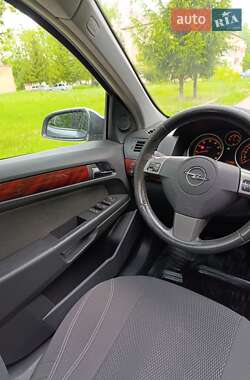 Універсал Opel Astra 2004 в 
