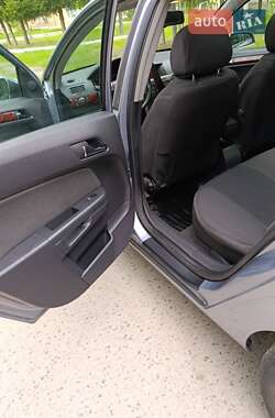 Універсал Opel Astra 2004 в 