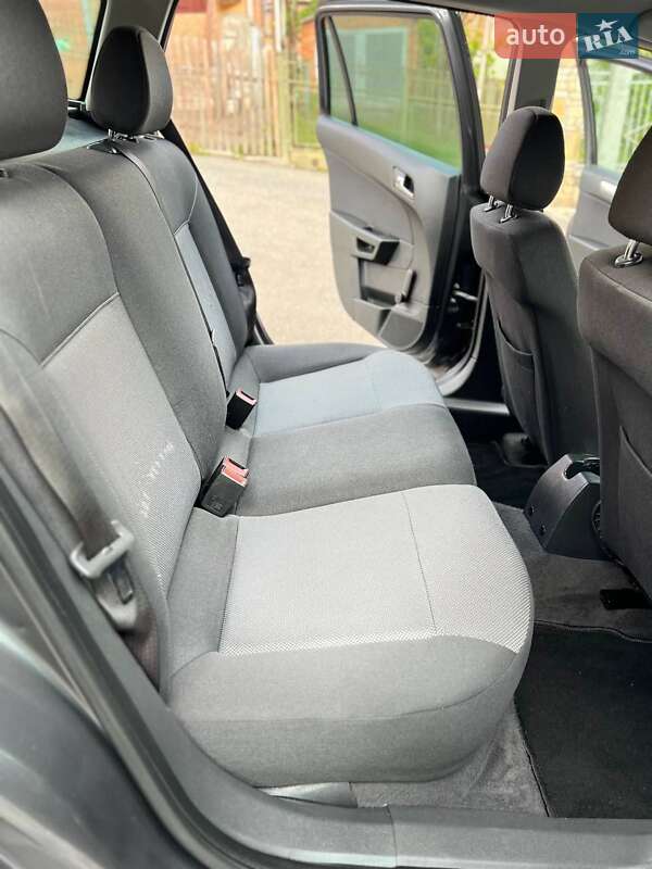 Універсал Opel Astra 2010 в Хмельницькому