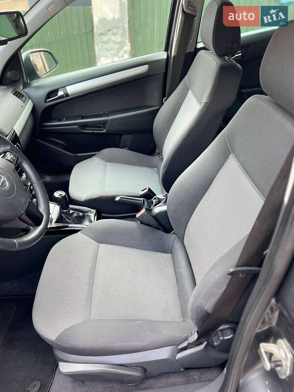 Універсал Opel Astra 2010 в Хмельницькому