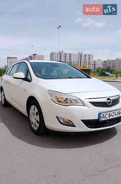 Универсал Opel Astra 2010 в 