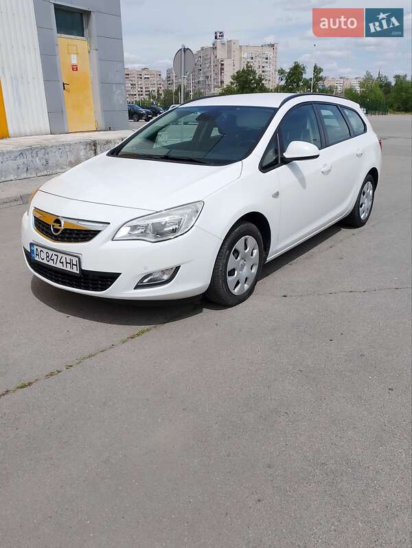 Универсал Opel Astra 2010 в 