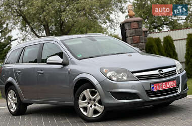 Универсал Opel Astra 2010 в Луцке
