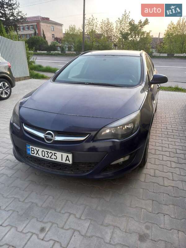 Универсал Opel Astra 2013 в 