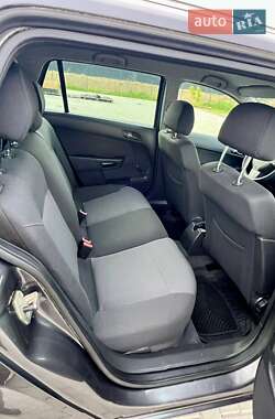 Универсал Opel Astra 2010 в 