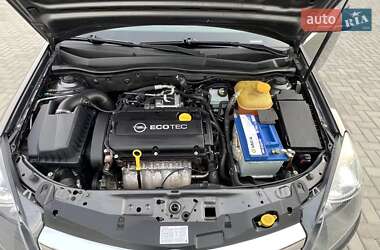 Универсал Opel Astra 2010 в 