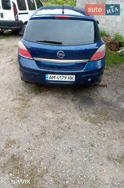 Хэтчбек Opel Astra 2004 в 