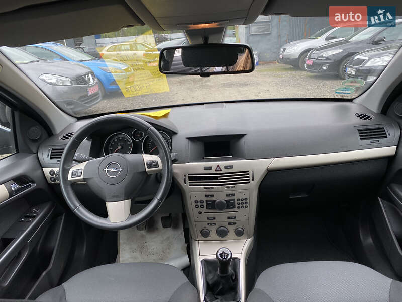 Універсал Opel Astra 2007 в Луцьку