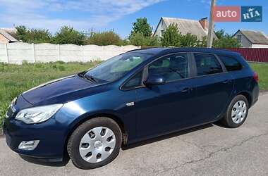 Универсал Opel Astra 2011 в Миргороде