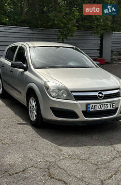 Хетчбек Opel Astra 2006 в Дніпрі