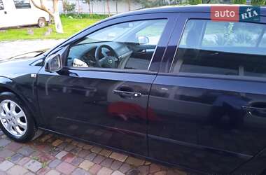 Хетчбек Opel Astra 2005 в 