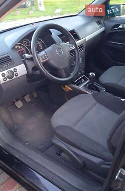 Хетчбек Opel Astra 2005 в 