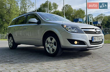 Универсал Opel Astra 2010 в 
