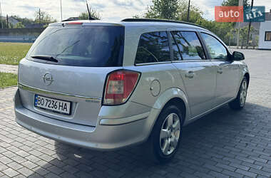 Универсал Opel Astra 2010 в 