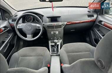 Універсал Opel Astra 2004 в 