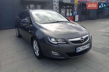 Универсал Opel Astra 2011 в Дрогобыче