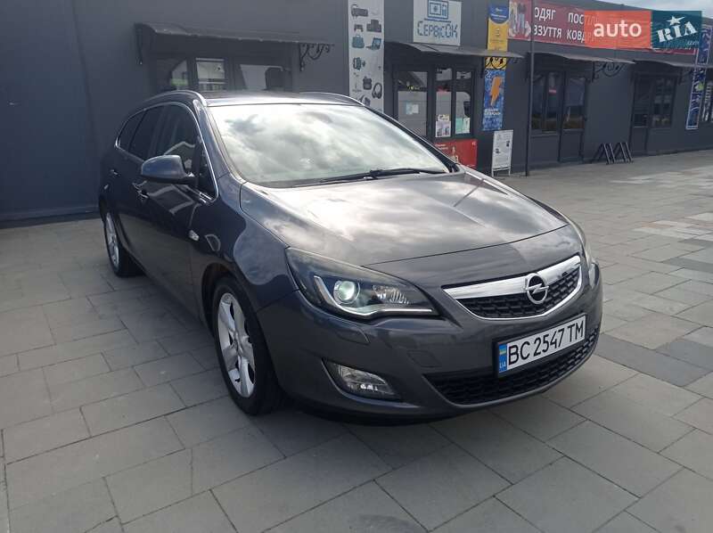 Opel Astra 2011