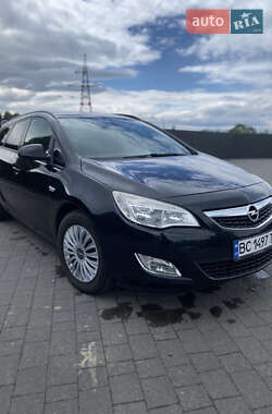 Универсал Opel Astra 2012 в 
