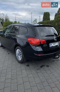 Универсал Opel Astra 2012 в 