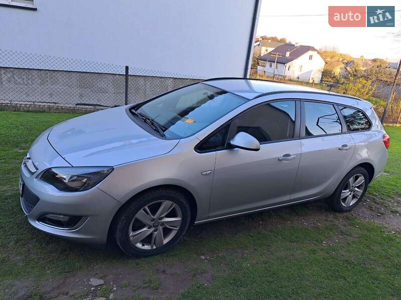 Универсал Opel Astra 2013 в Самборе