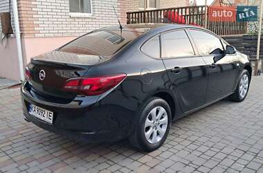 Седан Opel Astra 2019 в 
