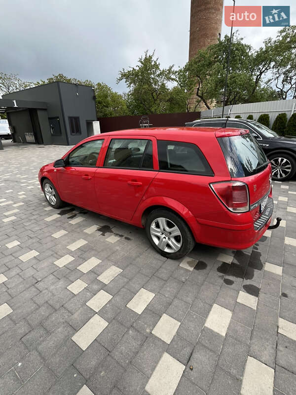 Универсал Opel Astra 2009 в Бучаче