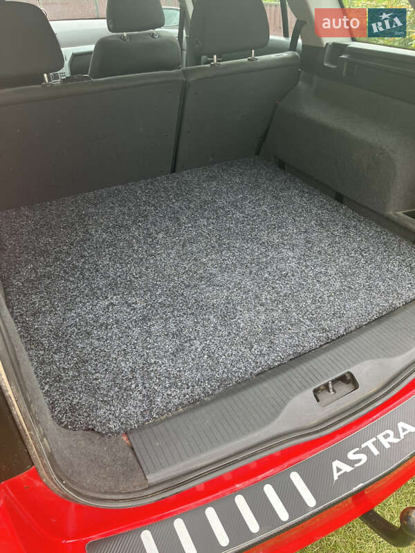 Универсал Opel Astra 2009 в Бучаче